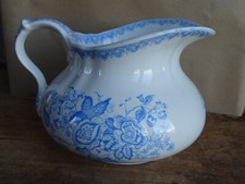 Broc de toilette Creil et Montereau, terre de fer, décor bouquets