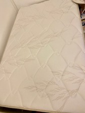 MATELAS EPEDA COMME NEUF  120 x 190 cm