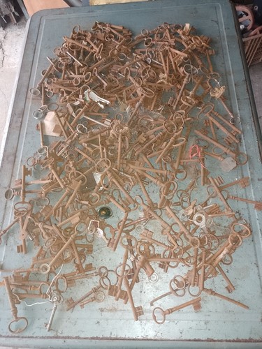 Lot anciennes clés cadenas - ,
