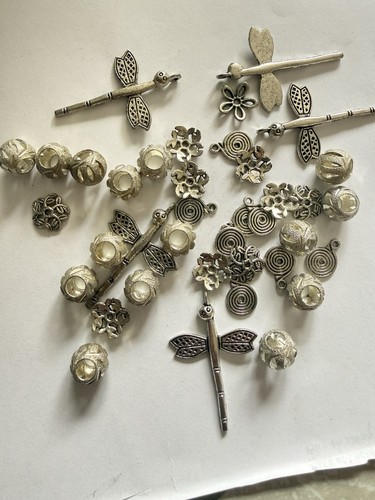 Lot perles breloques - et, bijoux