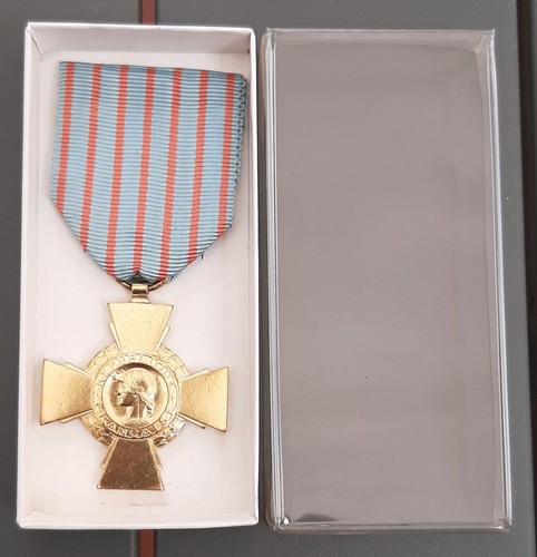 Médaille croix combattant - du,