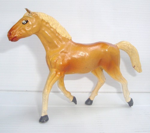 Figurine ancienne composition