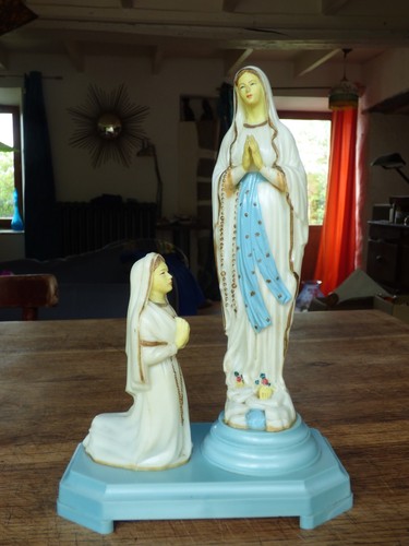 Boîte musique religieuse - à,
