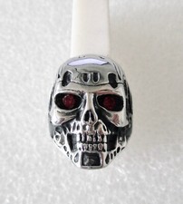 Bague Homme en Acier Skull Tête de Mort Gravée aux Yeux Rouge. Biker Motard