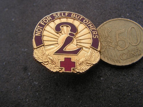 Pins militaire croix rouge - ,