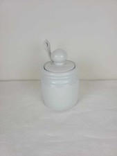 Récipient en porcelaine avec