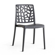 4/6 chaises empilables en