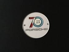 BADGE DE CALANDRE PORSCHE .