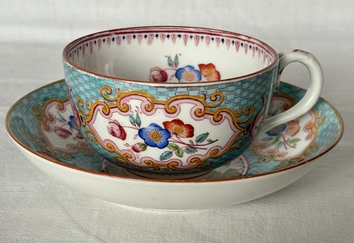 Tasse sous the - et, en