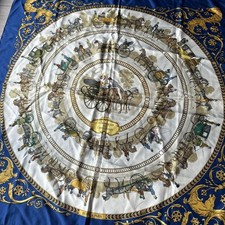 Écharpe HERMES Carre 90 LA