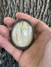 Ancien reliquaire en calcaire