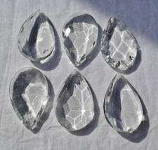 1 ANCIENNE PAMPILLE CRISTAL VERRE AMANDE GOUTTE A FACETTES 6 x 4 cm