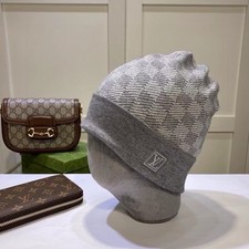 Bonnets LOUIS Vuitton Gris