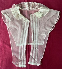 Linge ancien, devantier en tulle col dentelle