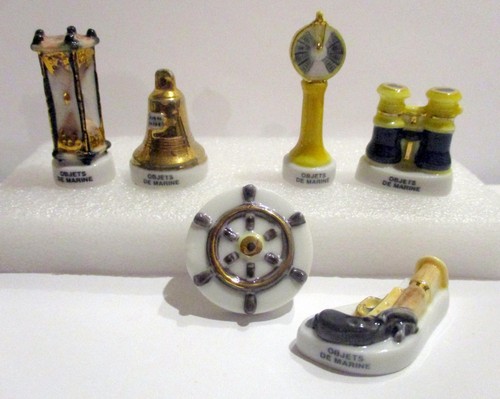 Fèves brillantes objets de - -,