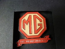 pin badgea auto car voiture MG glass win milles miglia 1933 racing automobile