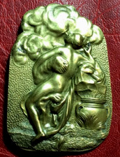 Placca Vintage Nuvola Di Fumo Come Un Amante Che Circonda E Bacia Una Donna Nuda