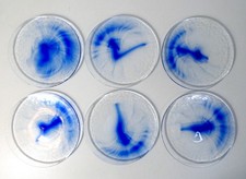 6 petites assiettes en verre bleu cobalt Bormioli Rocco vintage