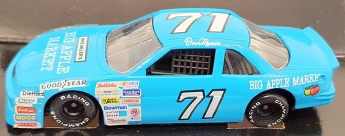 Racing champions scale - racing,