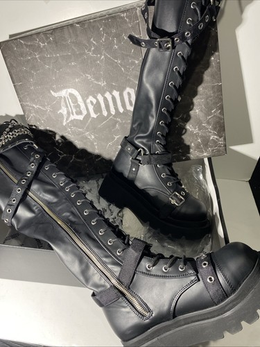 Demonia renegade 320 over the - demonia,