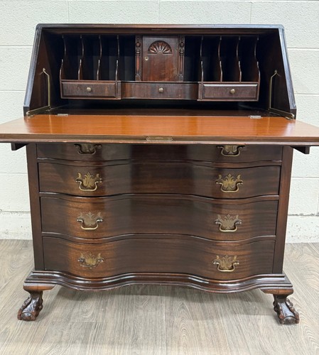 Vintage chippendale style fall - vintage,