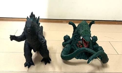 Lot figurines godzilla - de,