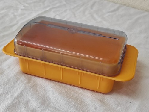 Ancien beurrier plastique - ancien, en