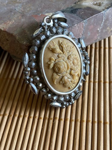 Ancien pendentif camee bouquet - ancien,