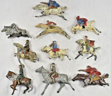 10 ANCIENS CAVALIERS MONOBLOC FIGURINES PLOMB ALU CBG MIGNOT LUCOTTE QUIRALU LR