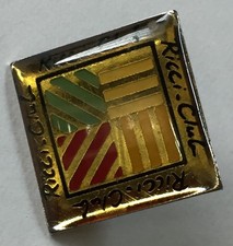 Pin's NINA RICCI Club Parfums