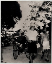 Photographie argentique Années 60 Hong Kong Tuk Tuk 21 x 25,6 cm