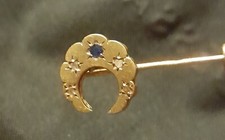 Ancienne épingle à chapeau, cravate, or 18 k brillant et saphir naturel, XXème