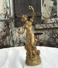 Ancienne statue Femme