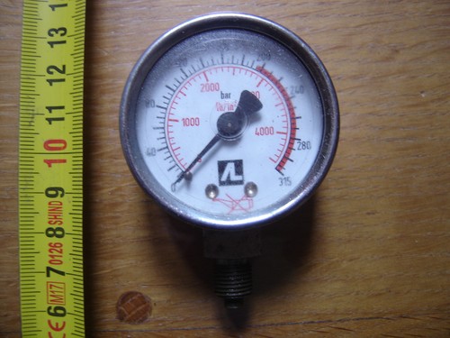 Ancien manomètre air - air, liquide