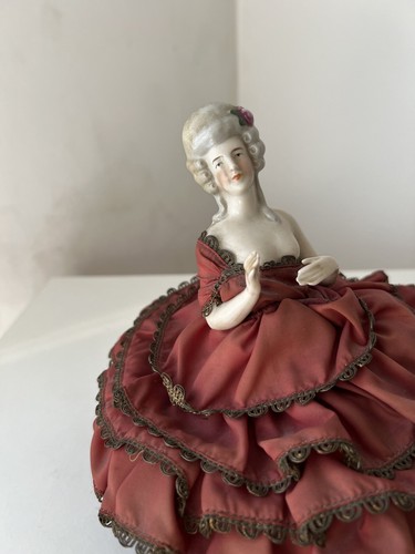 Boite half doll - boite,