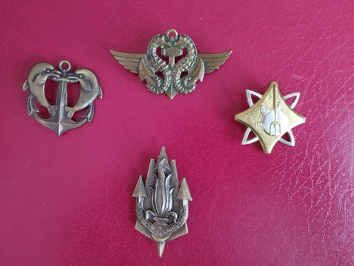 Lot insignes drago - lot, paris