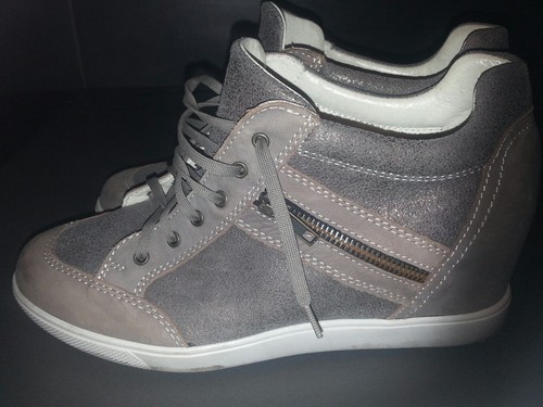 Jolies chaussures baskets - chaussures,