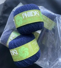 4 PELOTES DE COTON PERLE 8 marine Neuves