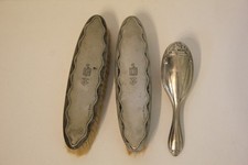 3 brosses à cheveux anciennes en métal argenté pearl silver