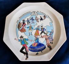 Longwy assiette murale. Emaux sur faïence craquelée. Folklore d’Amnéville