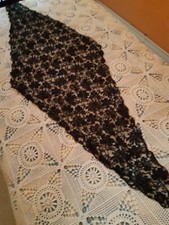 jolie mantille Noire de 51 cm sur 1,60m