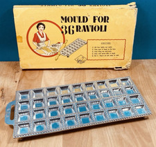 Ancien moule plaque 36 raviolis PIO Italie