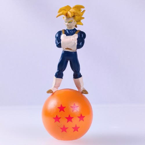 Figurine casquette crayon