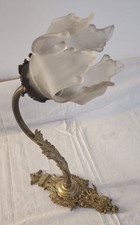 Applique ancienne de Style Louis XVI en Bronze avec sa Tulipe en Verre d'Origine