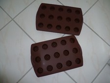 TUPPERWARE NEUF LOT DE 2 MOULES SILICONE A CANNELES COLLECTOR