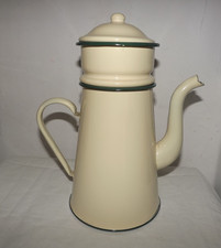 cafetière émaillée, ancienne, jaune liseré vert,bon etat ,30 cm
