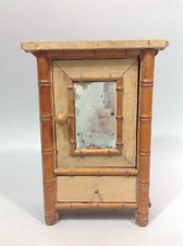 Ancienne armoire poupée