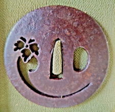 tsuba japon antique edo. école kio sukashi ajouré fleurs aoi  katana wakizashi  
