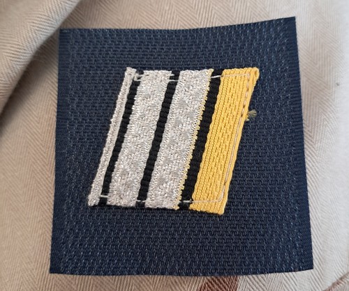 Galon militaire poitrine - de,