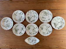 8 assiettes et 1 ravier en